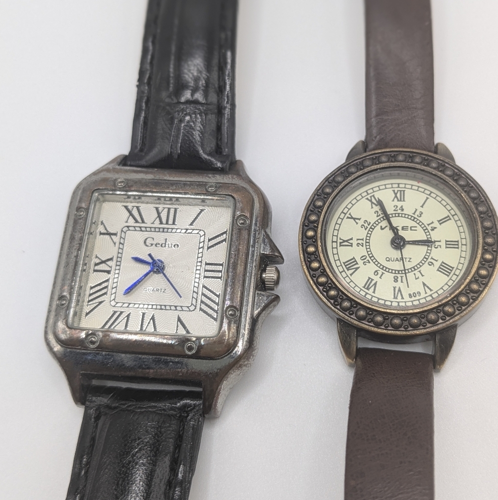 Vintage Women’s Watch Lot (2) Leather Bands Square & Round Faces Gold Tone